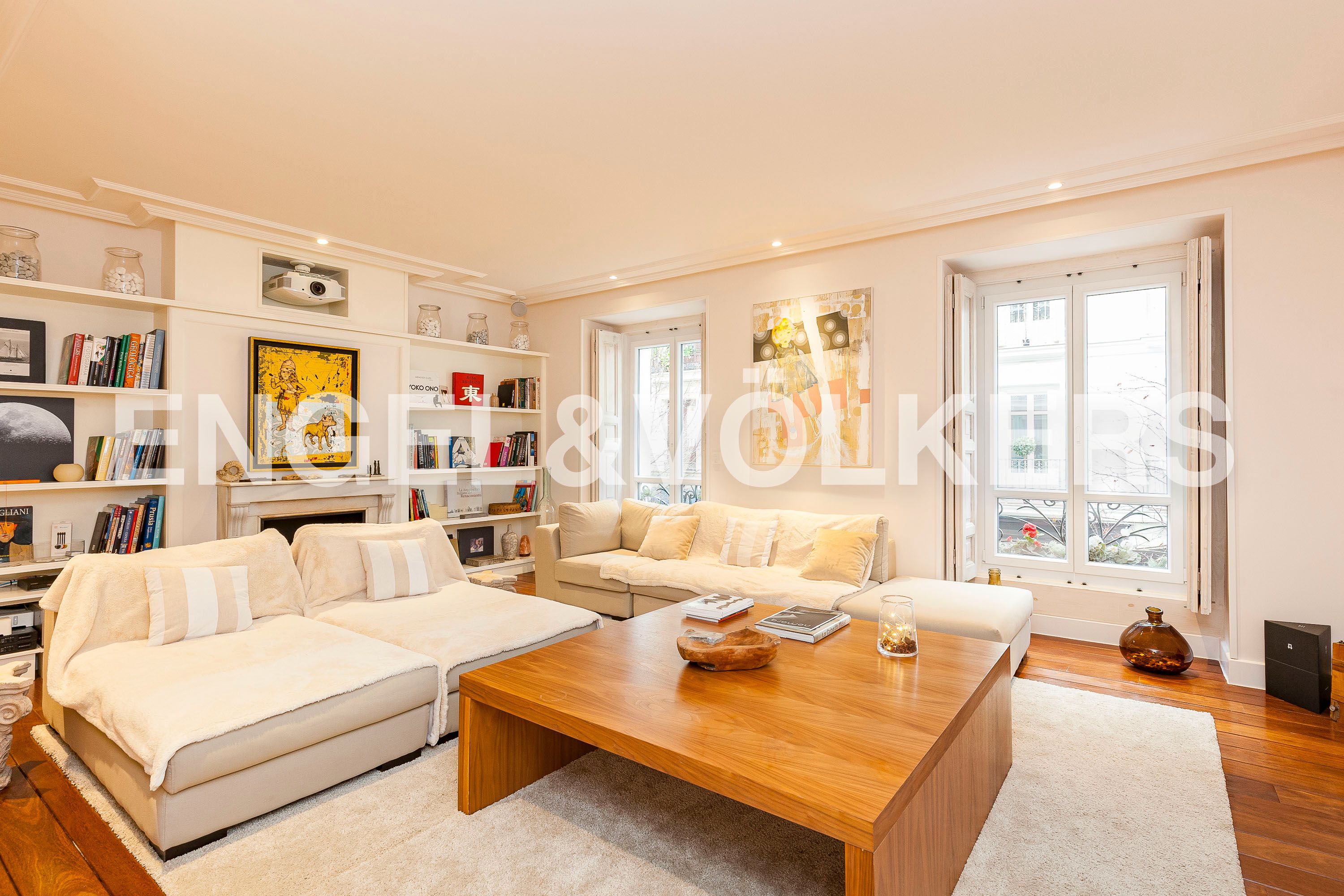 Sala de estar de Apartamento en venta en  Madrid Capital con Aire acondicionado, Calefacción y Parquet