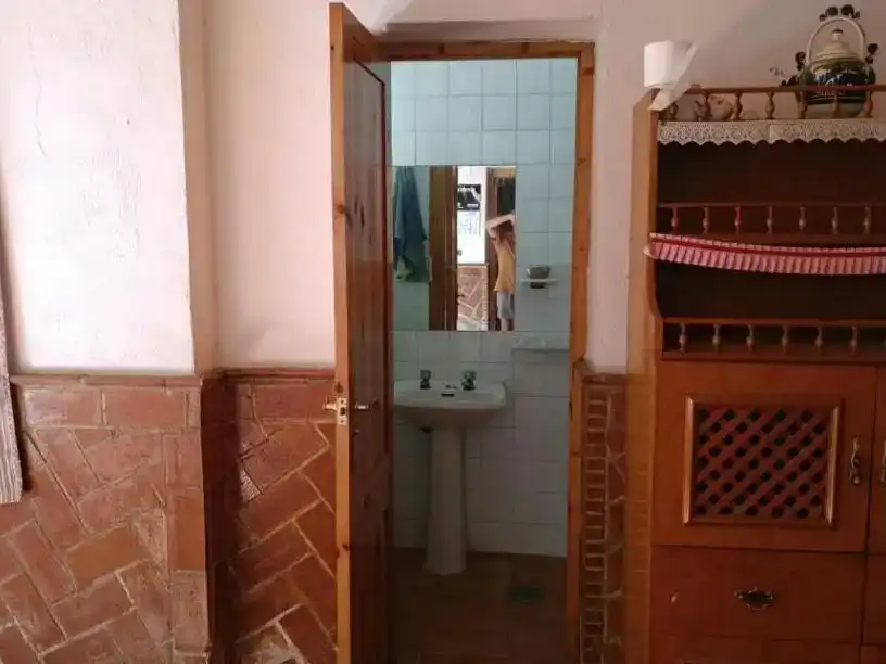 Bany de Pis en venda en Pinos Puente amb Jardí privat, Traster i Balcó