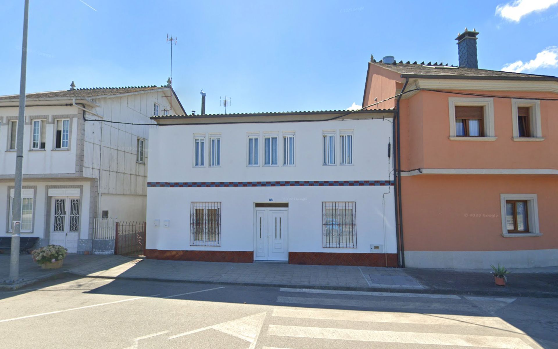 Vista exterior de Casa o xalet en venda en Cospeito amb Jardí privat, Traster i Moblat