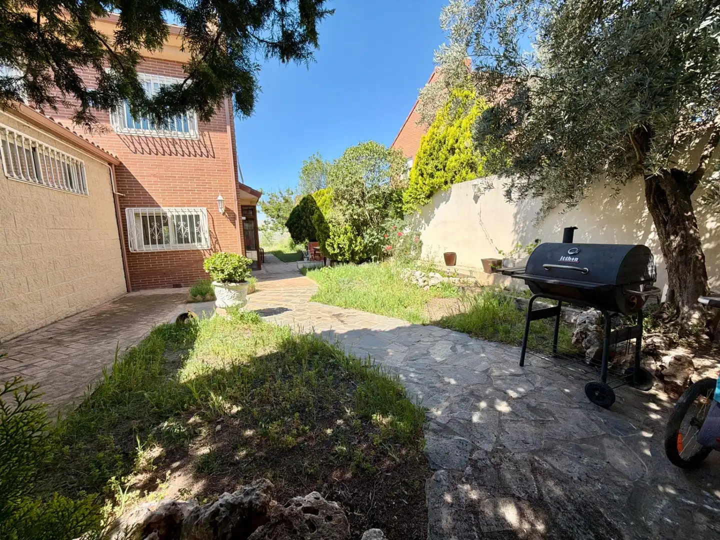Jardín de Casa adosada en venta en Rivas-Vaciamadrid con Aire acondicionado, Calefacción y Jardín privado