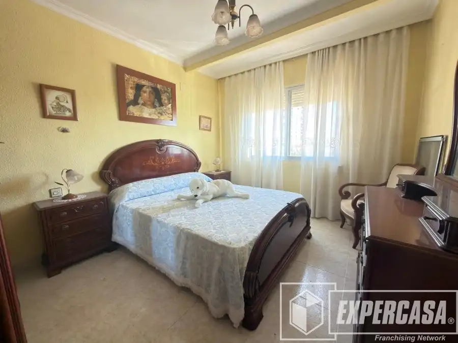 Bedroom of Flat for sale in Valencia  with Air Conditioner and Furnished