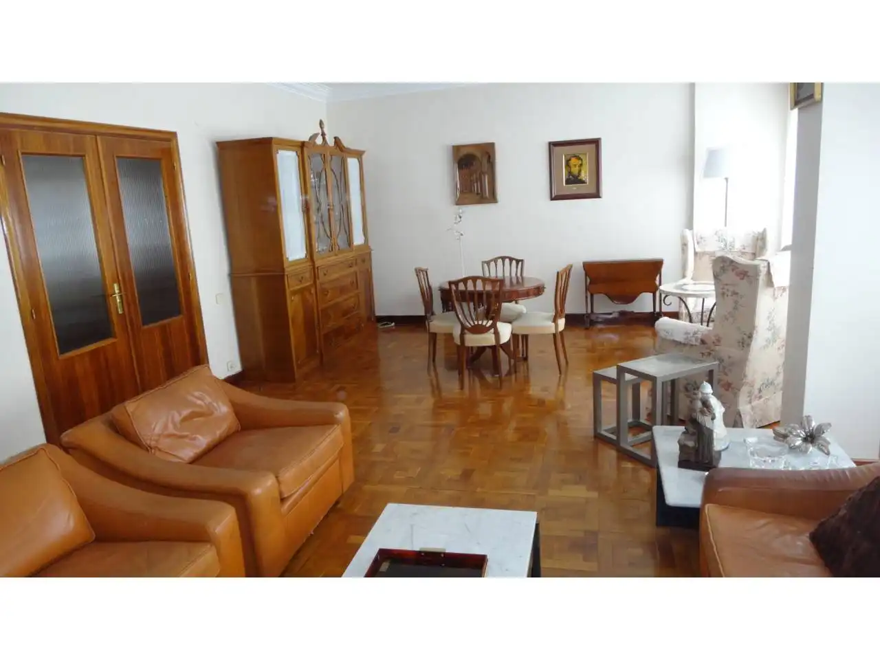 Sala de estar de Piso en venta en  Pamplona / Iruña con Calefacción, Parquet y Trastero