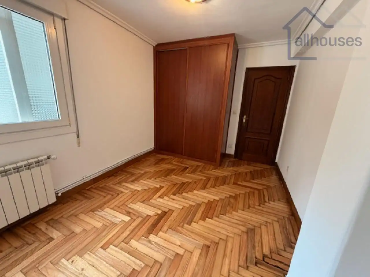 Habitación de Piso en venta en Vigo  con Calefacción, Parquet y Terraza