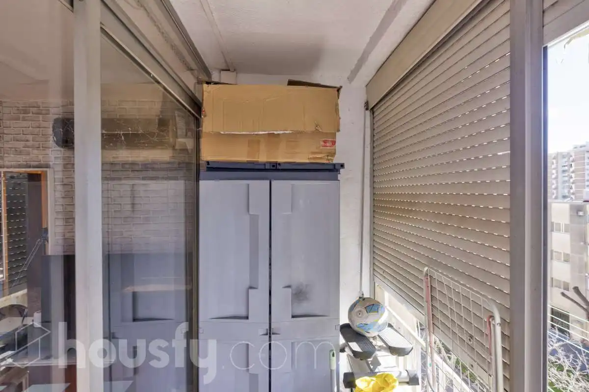 Wohnung zum Verkauf in Barcelona mit Klimaanlage, Terrasse und Balkon