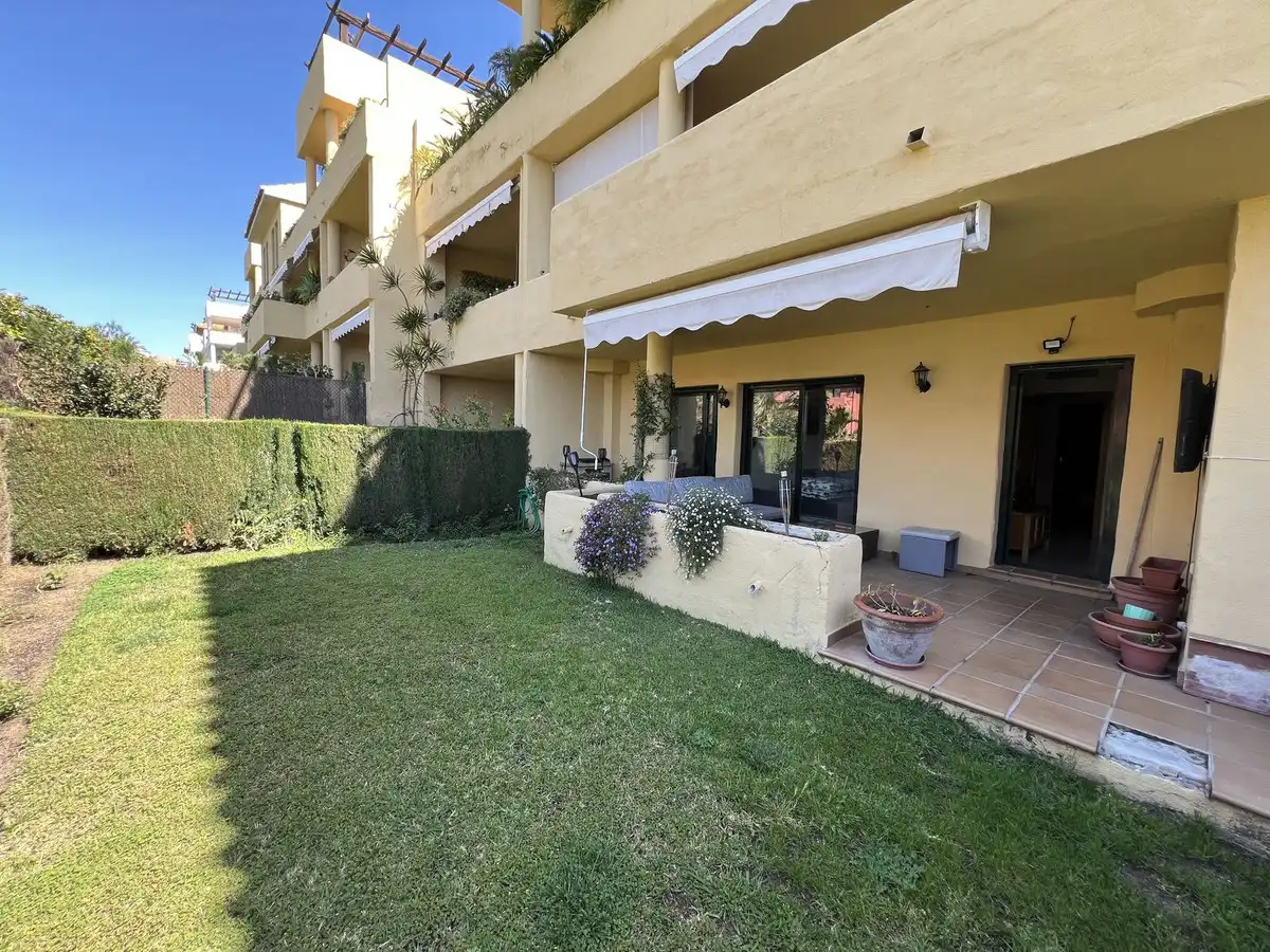 Jardí de Apartament en venda en Estepona amb Aire condicionat, Moblat i TV