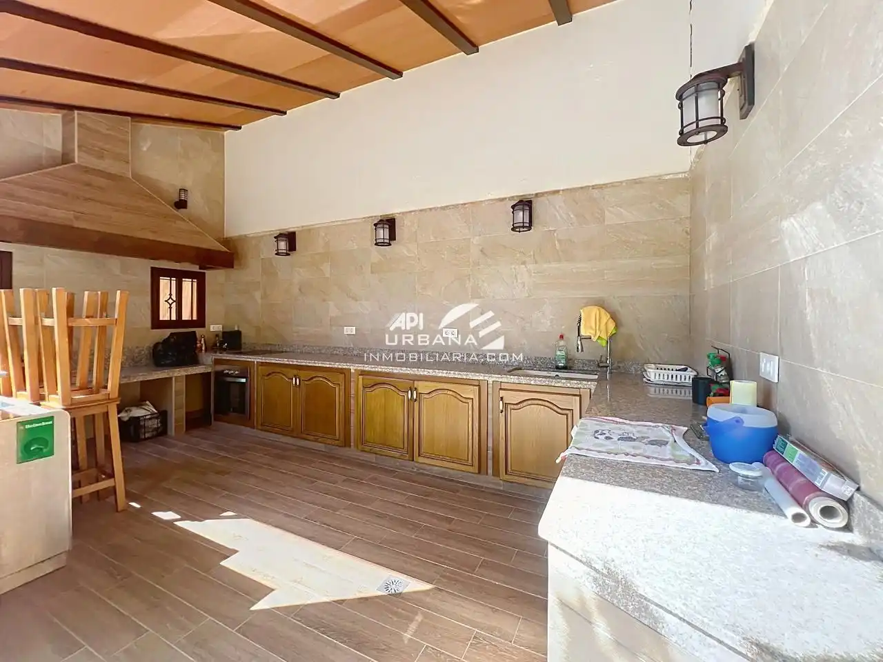 Cuina de Casa o xalet en venda en Lucena amb Aire condicionat i Piscina