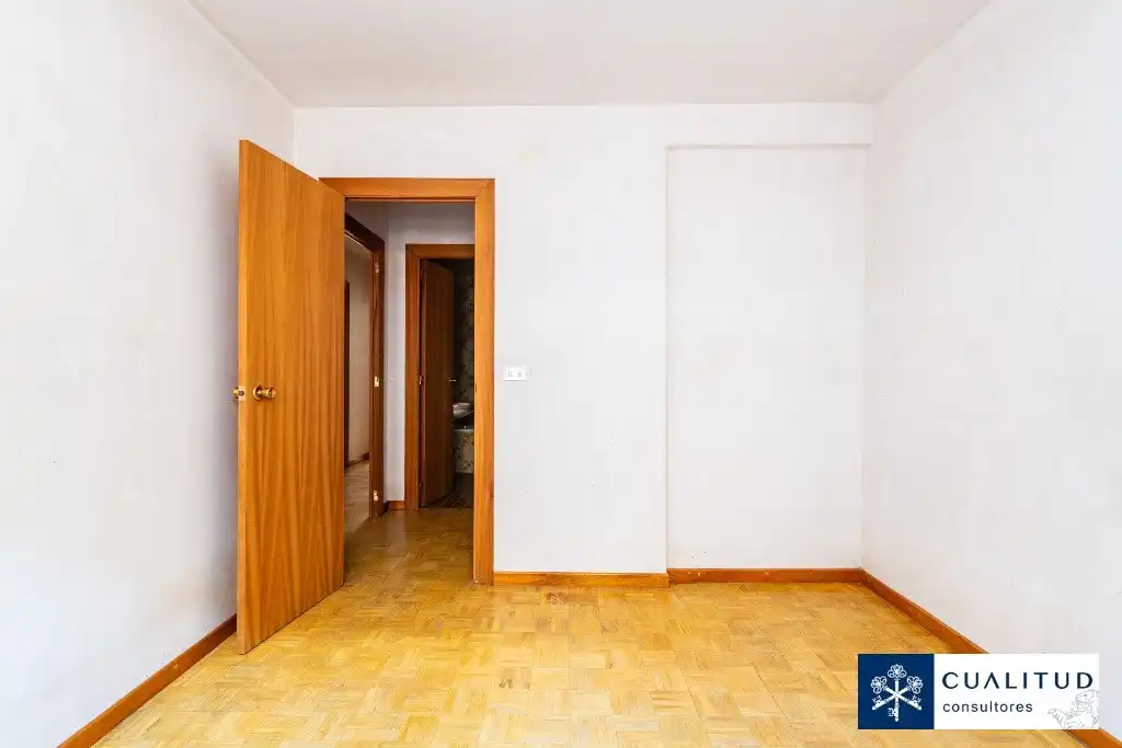 Habitación de Piso en venta en Castellón de la Plana / Castelló de la Plana con Balcón