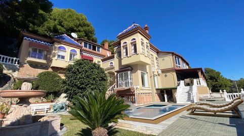 EXCLUSIVA VILLA EN PINARES DE SAN ANTÓN  MULTIPLES HABITACIONES, GIMNASIO, SAUNAJACUZZIS, PISCINA, GARAJE PRIVADO Y VISTAS DESPEJA