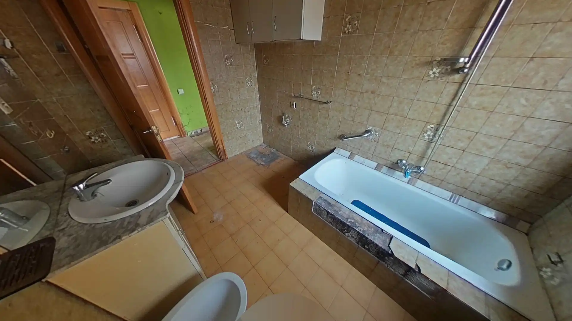 Bathroom of Houses for sale in Valdesamario