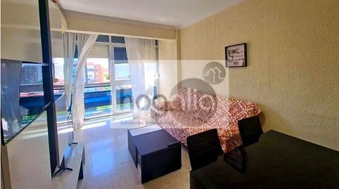 Foto 4 de Piso de alquiler en El Plantinar – Avda. La Paz - El Juncal, Sevilla Capital