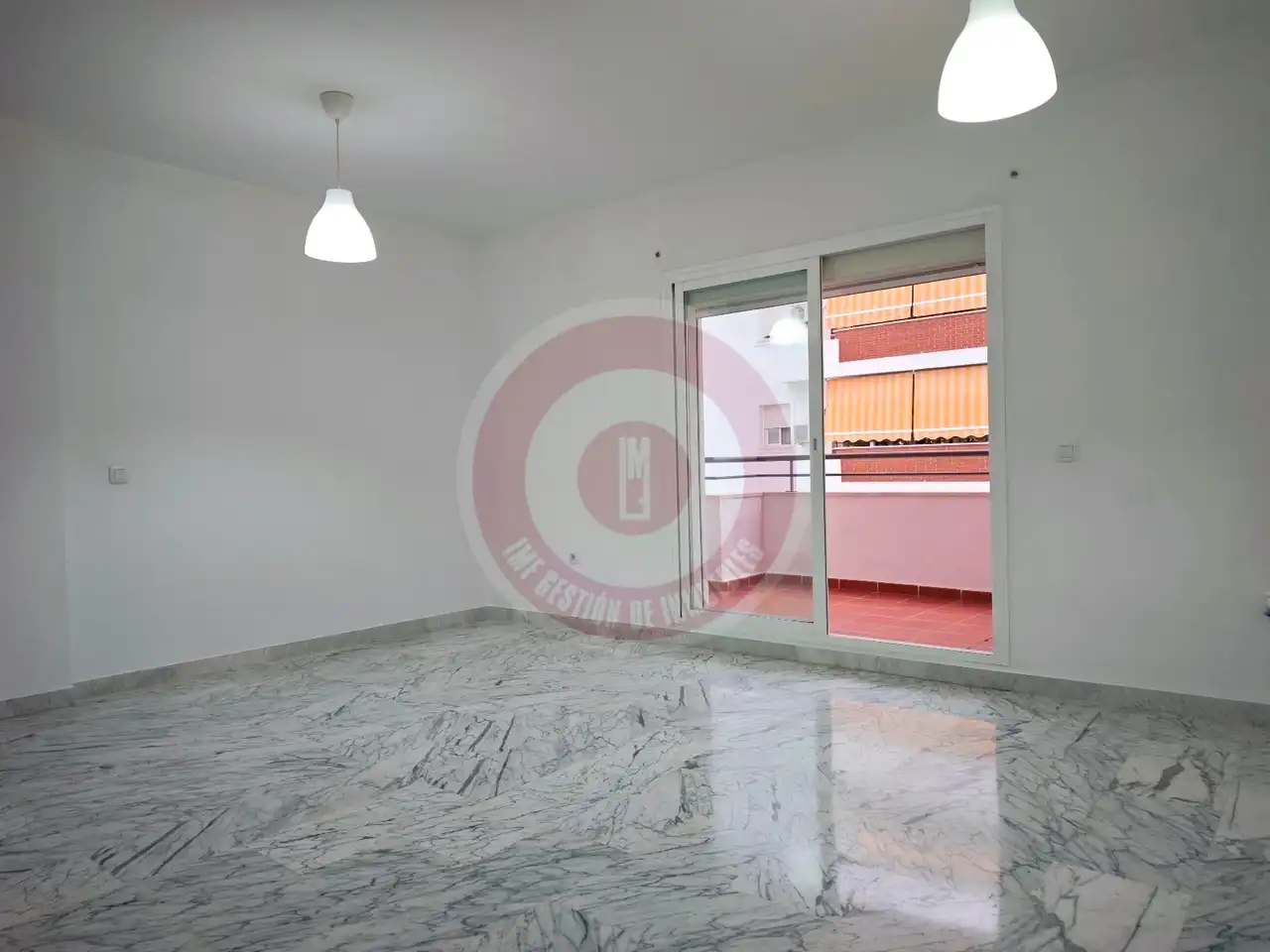 Sala d'estar de Pis en venda en Vélez-Málaga amb Terrassa i Piscina comunitària