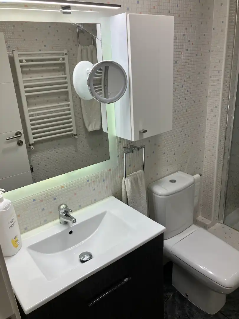 Baño de Piso en venta en Cornellà de Llobregat con Aire acondicionado, Calefacción y Amueblado