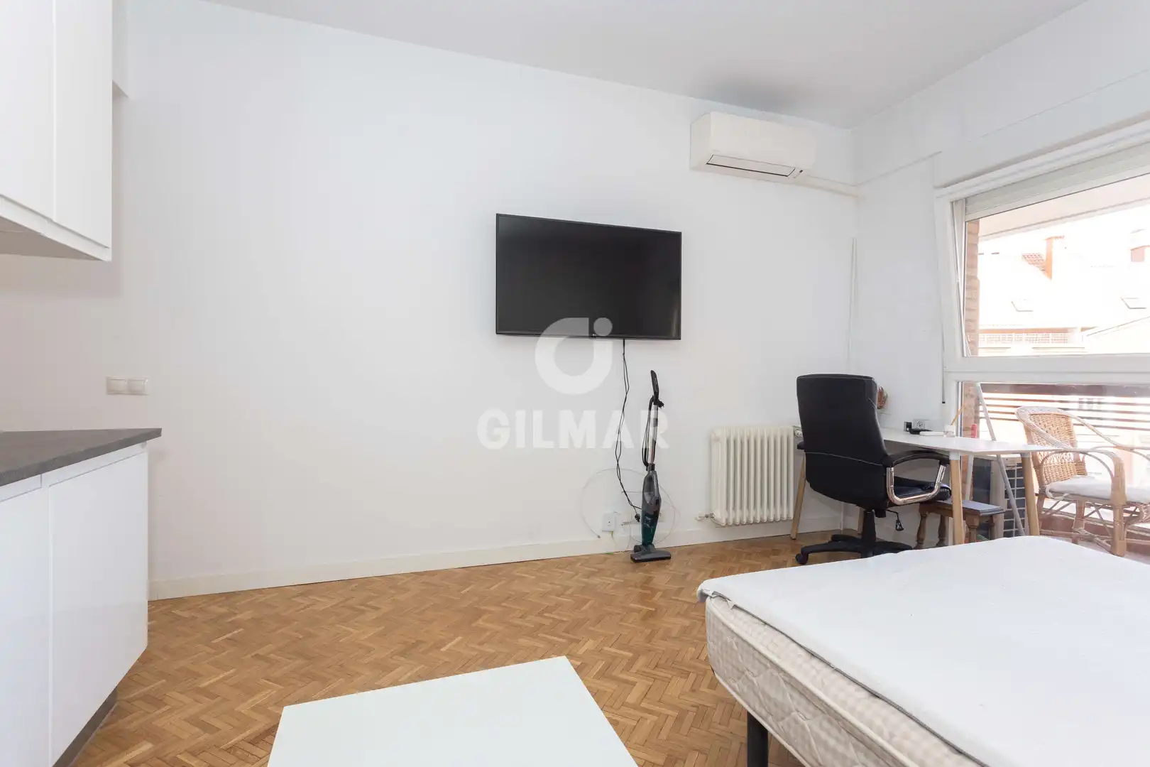 Habitación de Piso en venta en Madrid con Calefacción y Balcón