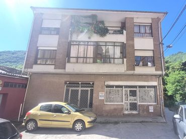 Local comercial en venta en RAFAEL RIEGO 10