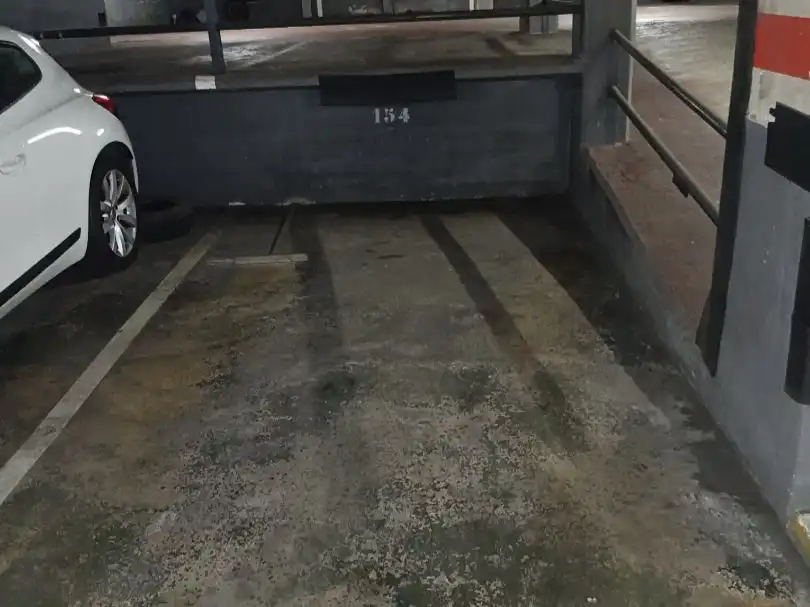Parking de Garaje de alquiler en Badalona