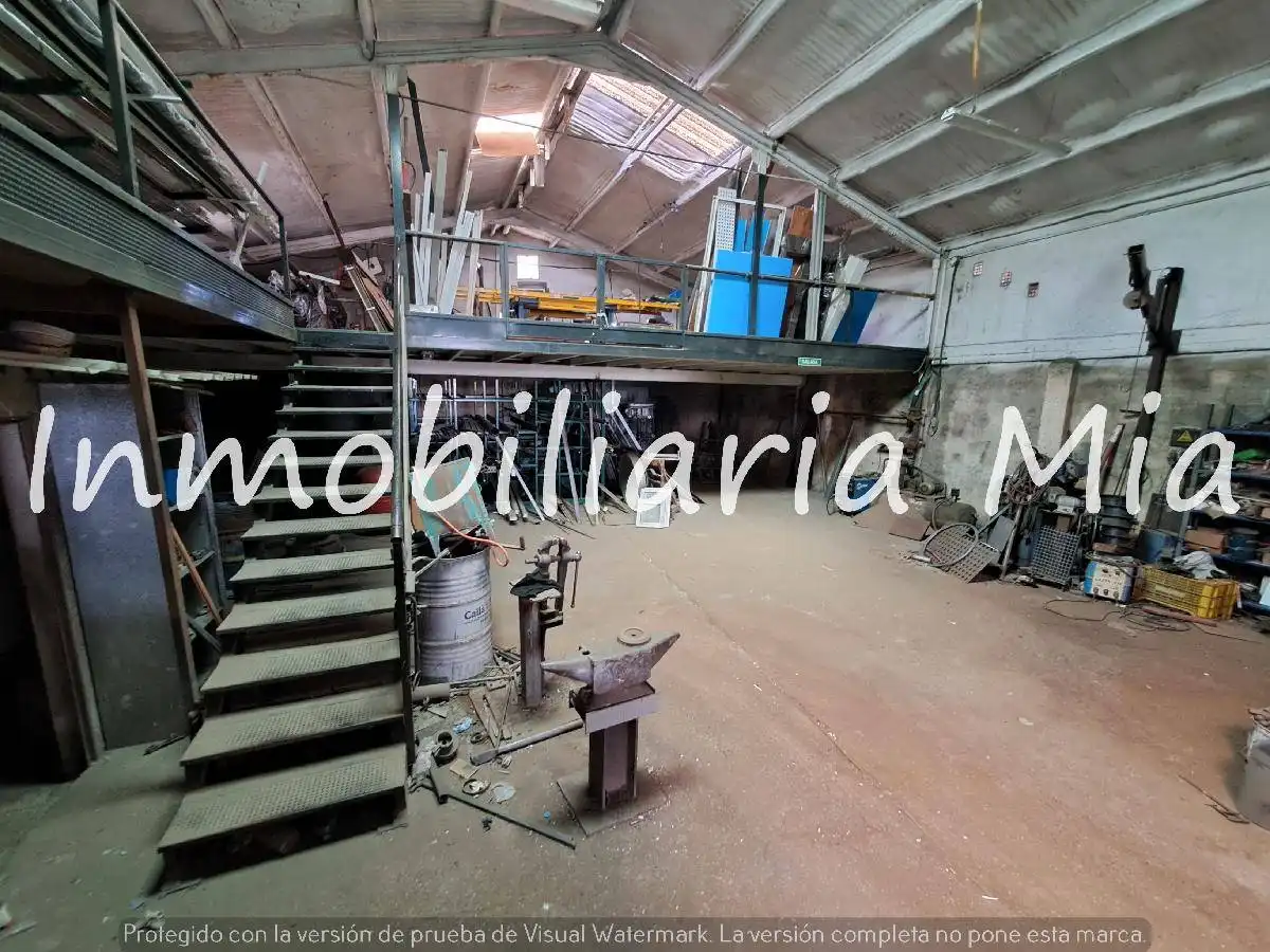 Fabrikhallen zum Verkauf in Lorca