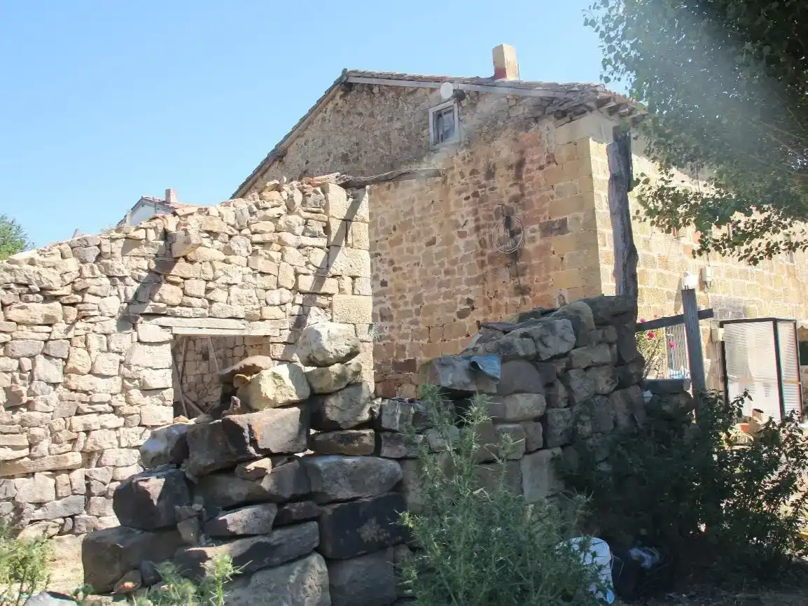 Vista exterior de Finca rústica en venta en Las Rozas de Valdearroyo , Cantabria