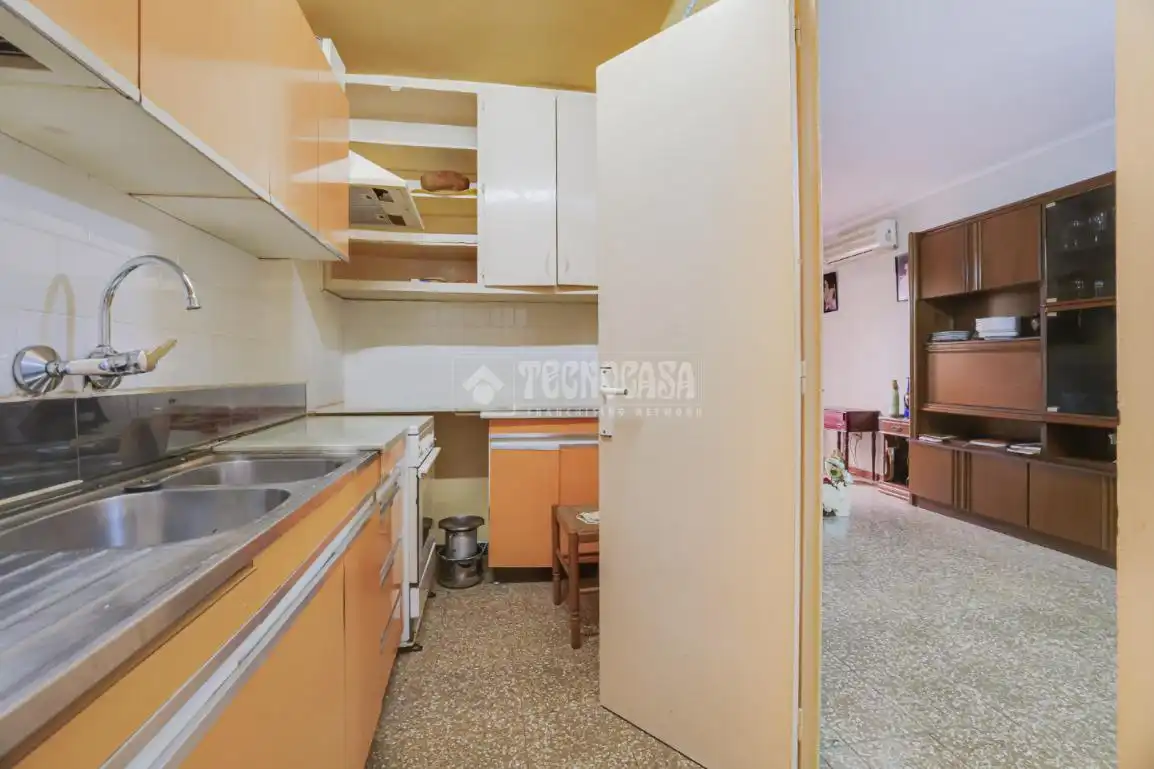 Cuina de Pis en venda en Sant Boi de Llobregat amb Aire condicionat i Terrassa