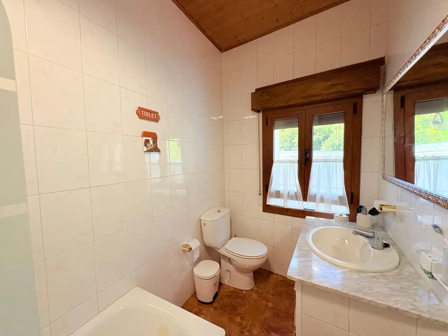 Bany de Casa o xalet en venda en Ponferrada amb Calefacció, Terrassa i Moblat