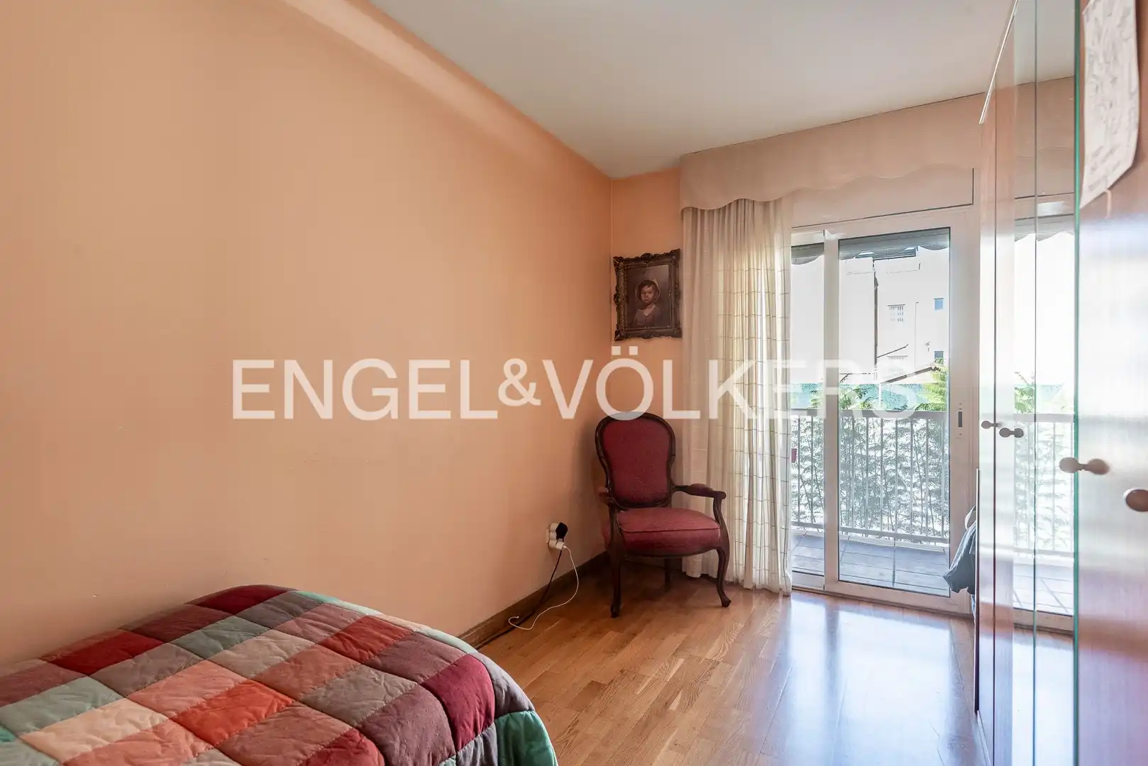 Habitación de Ático en venta en Sant Joan Despí con Aire acondicionado, Calefacción y Parquet