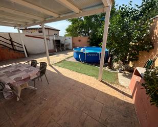 Terrassa de Casa o xalet en venda en Mejorada del Campo amb Jardí privat, Terrassa i Moblat