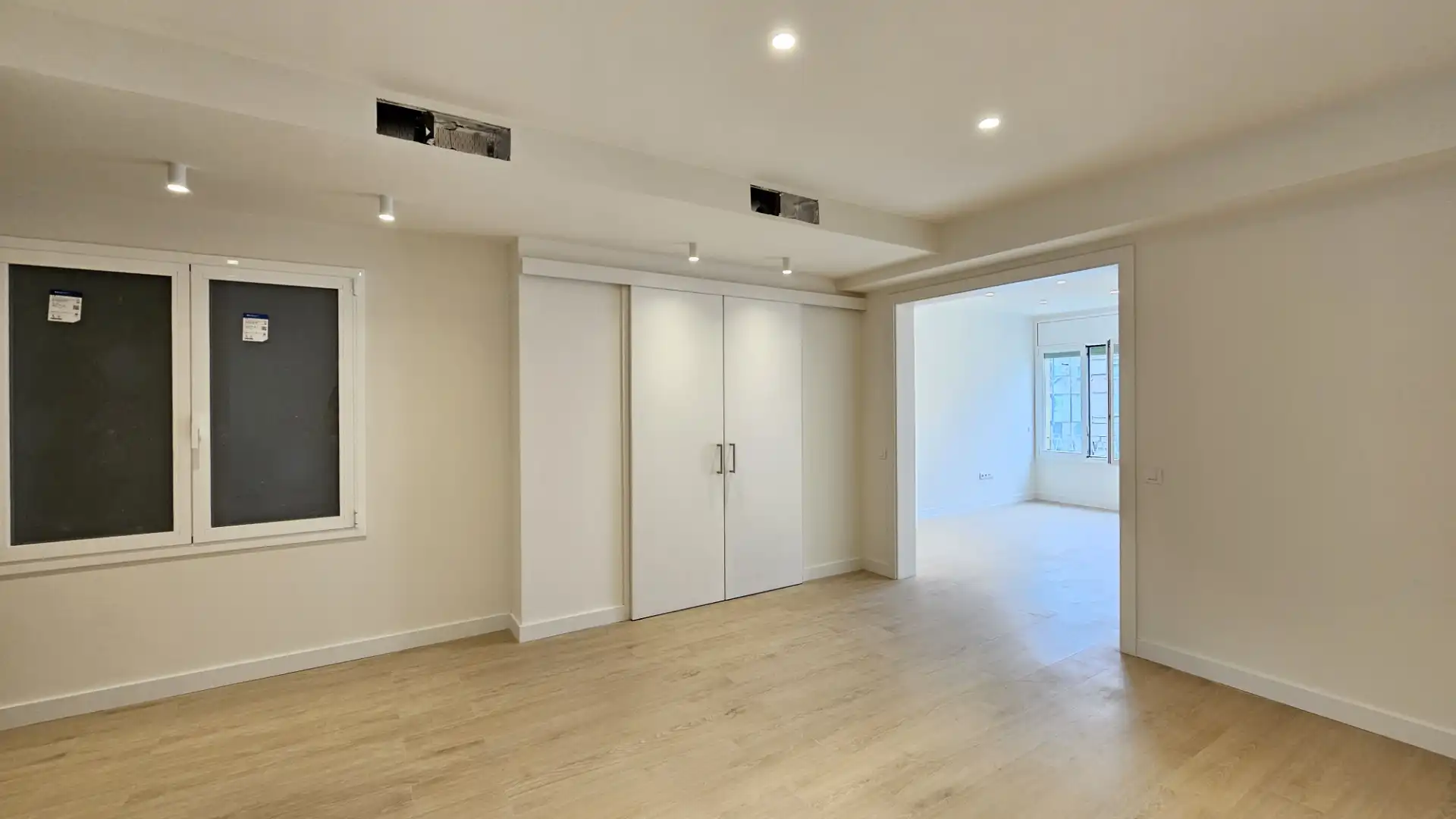 Büro zur Miete in Barcelona mit Klimaanlage, Heizung und Internet
