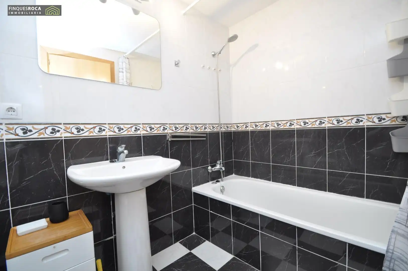 Baño de Apartamento en venta en La Ràpita con Amueblado