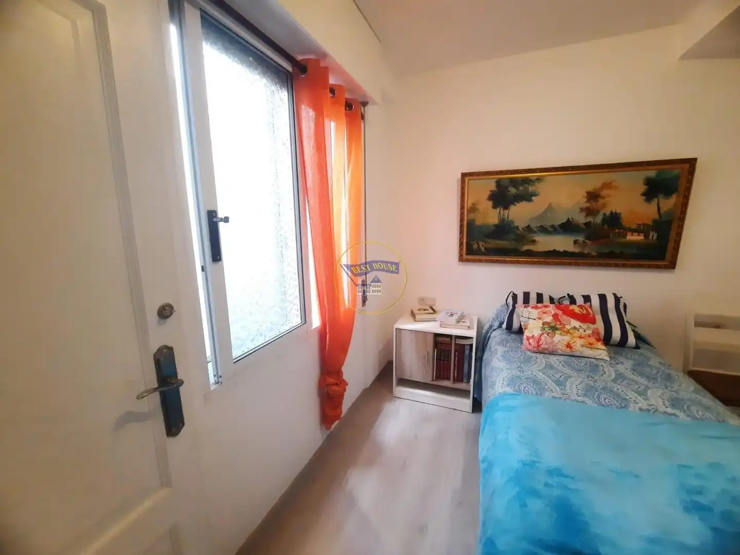 Habitación de Piso en venta en Vigo  con Calefacción y Amueblado