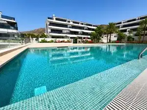 Piscina de Casa adosada de alquiler en Finestrat con Aire acondicionado, Jardín privado y Terraza