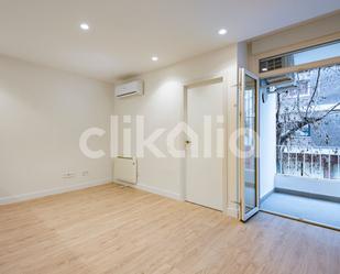 Bedroom of Flat for sale in  Barcelona Capital  with Air Conditioner, Heating and Terrace