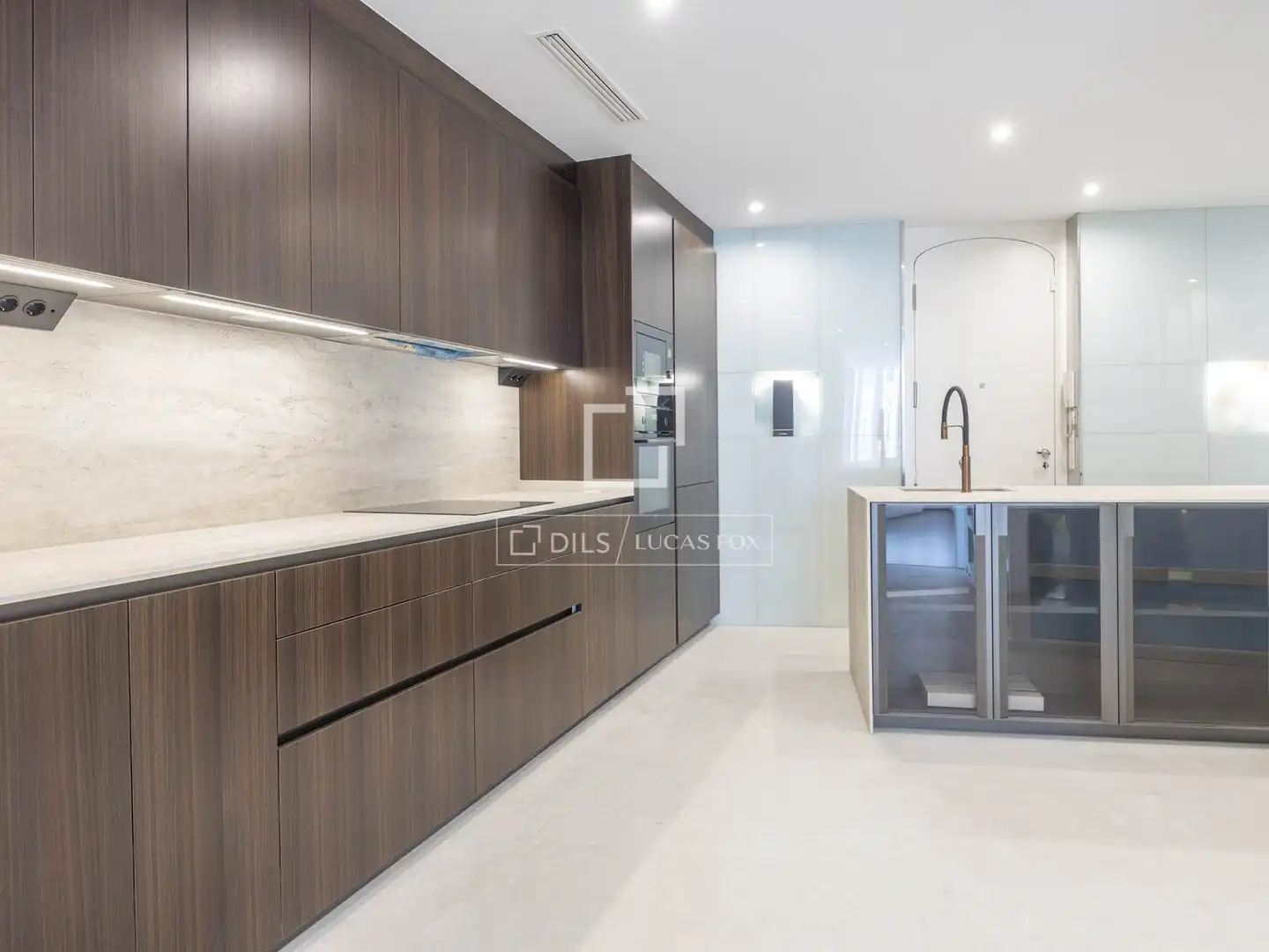 Kitchen of Flat for rent in Valencia  with Air Conditioner, Heating and Parquet flooring