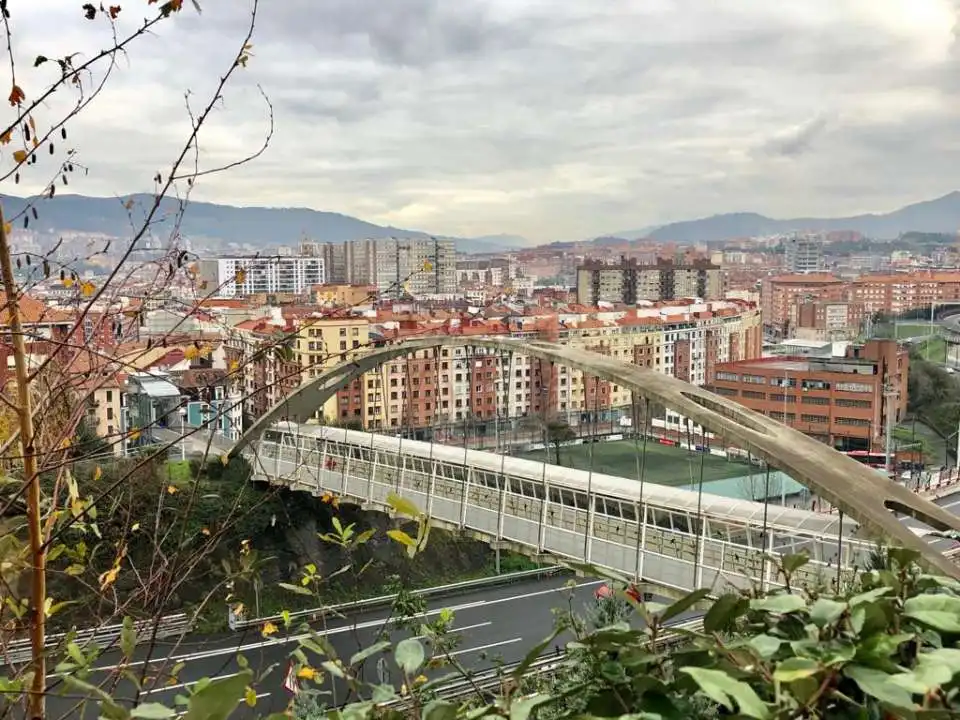 Vista exterior de Local de alquiler en Bilbao 