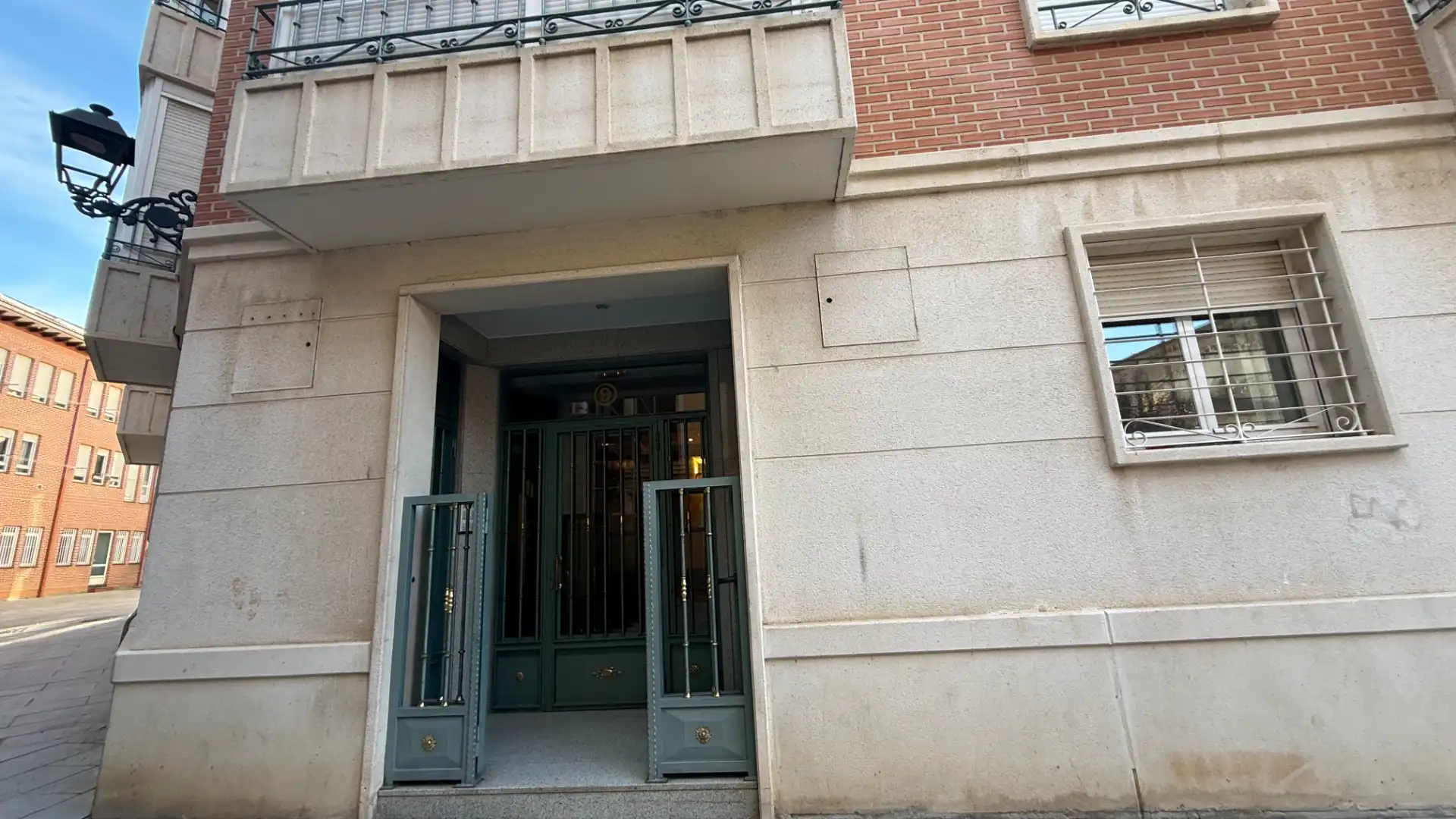 Exterior view of Flat for sale in Palencia Capital  with Heating and Furnished