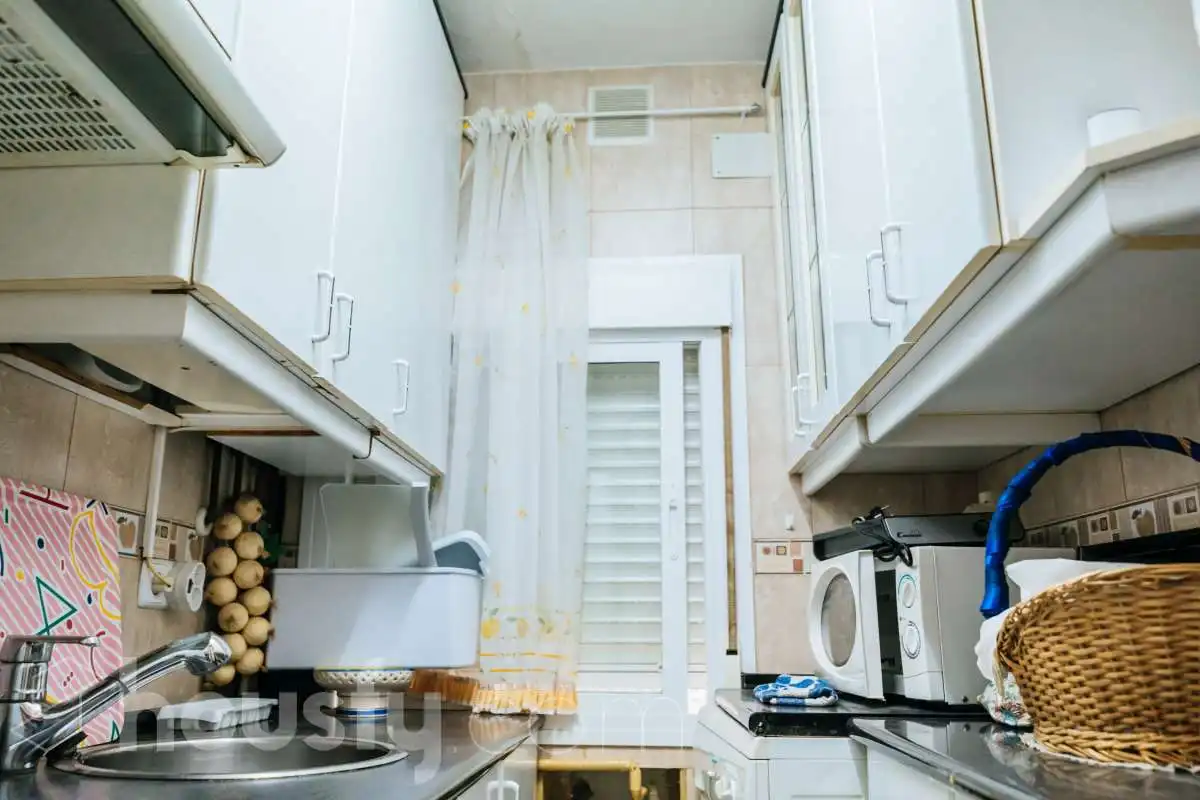 Wohnung zur Miete in Calle de Ochagavia, Valdezarza