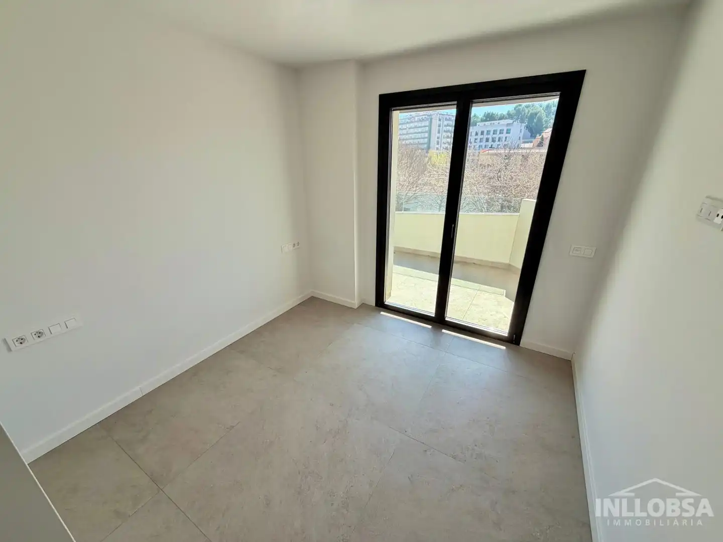 Habitación de Piso de alquiler en Manresa con Aire acondicionado, Calefacción y Jardín privado