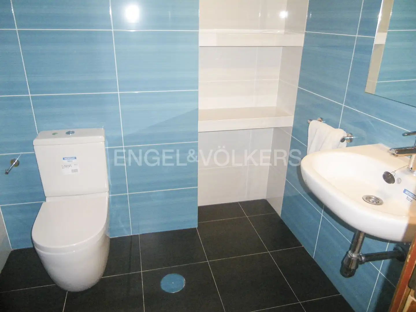 Baño de Piso de alquiler en Las Rozas de Madrid con Aire acondicionado, Calefacción y Jardín privado