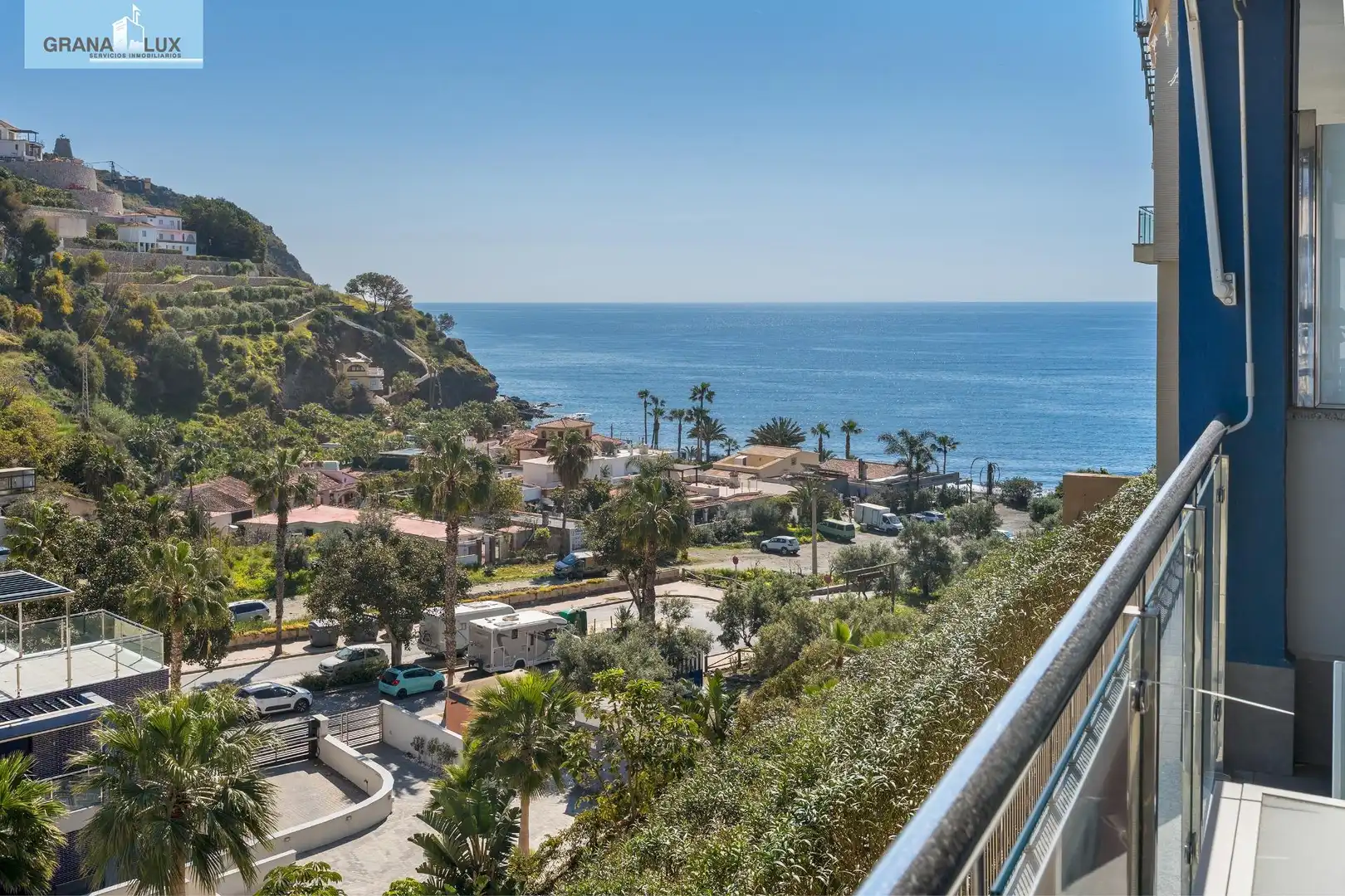Außenansicht von Wohnung zum Verkauf in Almuñécar mit Terrasse, Abstellraum und Balkon