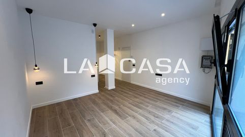 Foto 5 de Piso en venta en Porta, Barcelona Capital