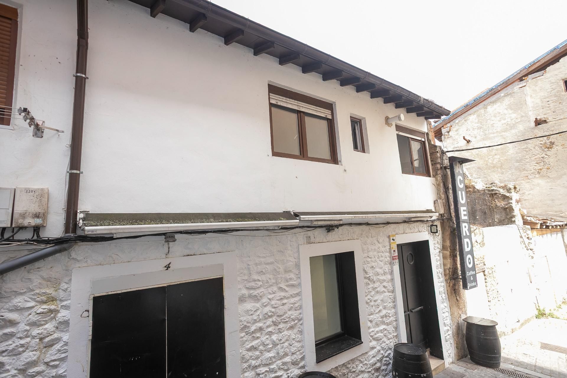 Vista exterior de Pis en venda en San Vicente de la Barquera