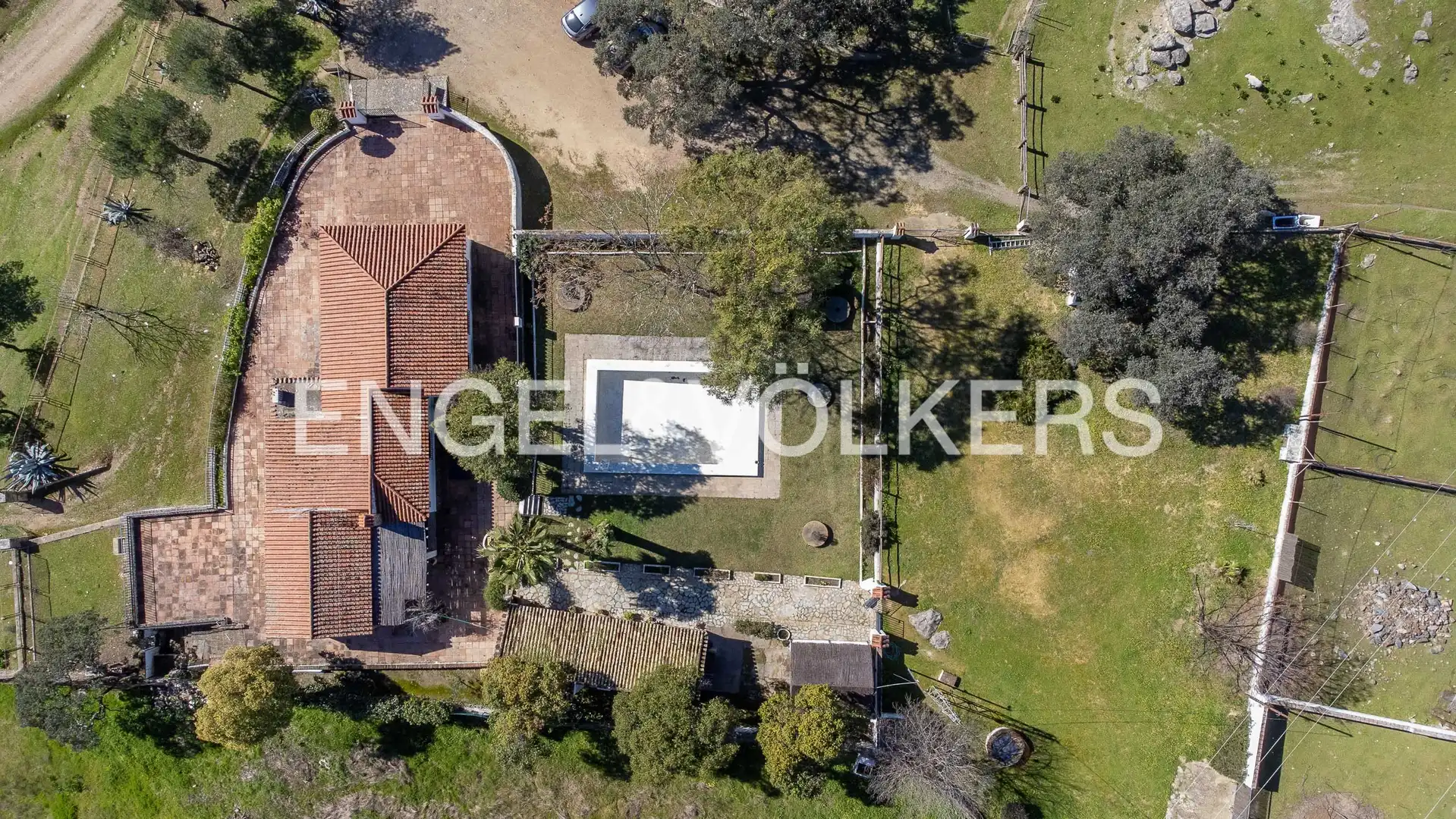 Finca rústica en venta en El Castillo de las Guardas con Aire acondicionado, Calefacción y Jardín privado