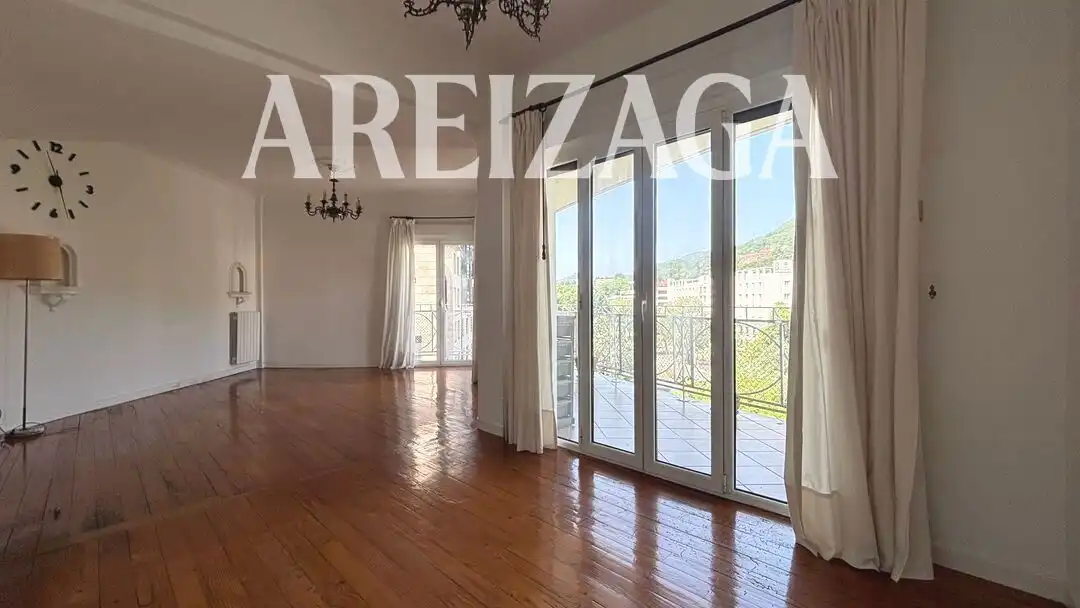 Exterior view of Flat for rent in Donostia - San Sebastián   with Heating, Terrace and Oven