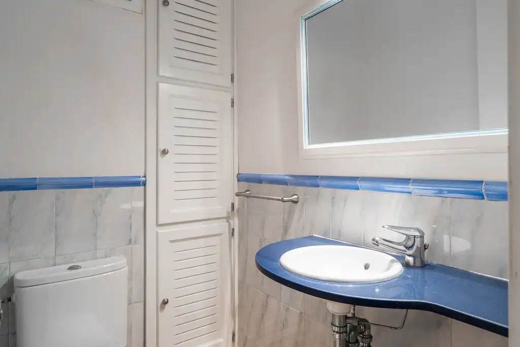 Badezimmer von Wohnungen zum Verkauf in Pollença mit Klimaanlage und Terrasse