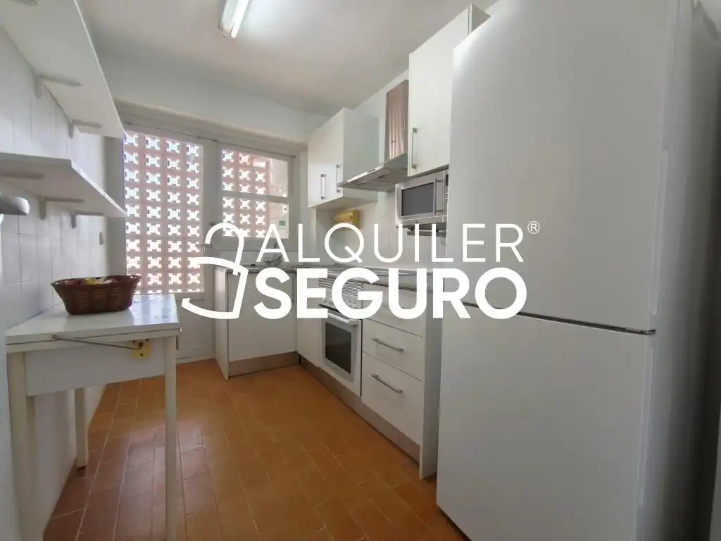 Cocina de Ático de alquiler en El Campello con Terraza y Amueblado