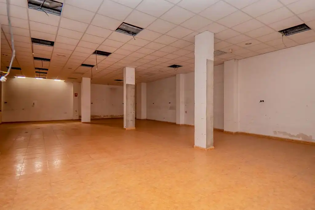 Commercial properties for sale in Calle Gallego, Puente Tocinos