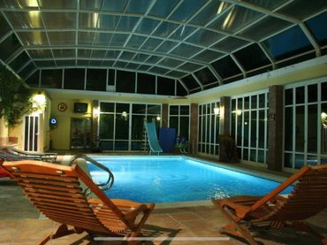 Casa rústica amb balcó en venda a Lloc Barri de la Piscina 6