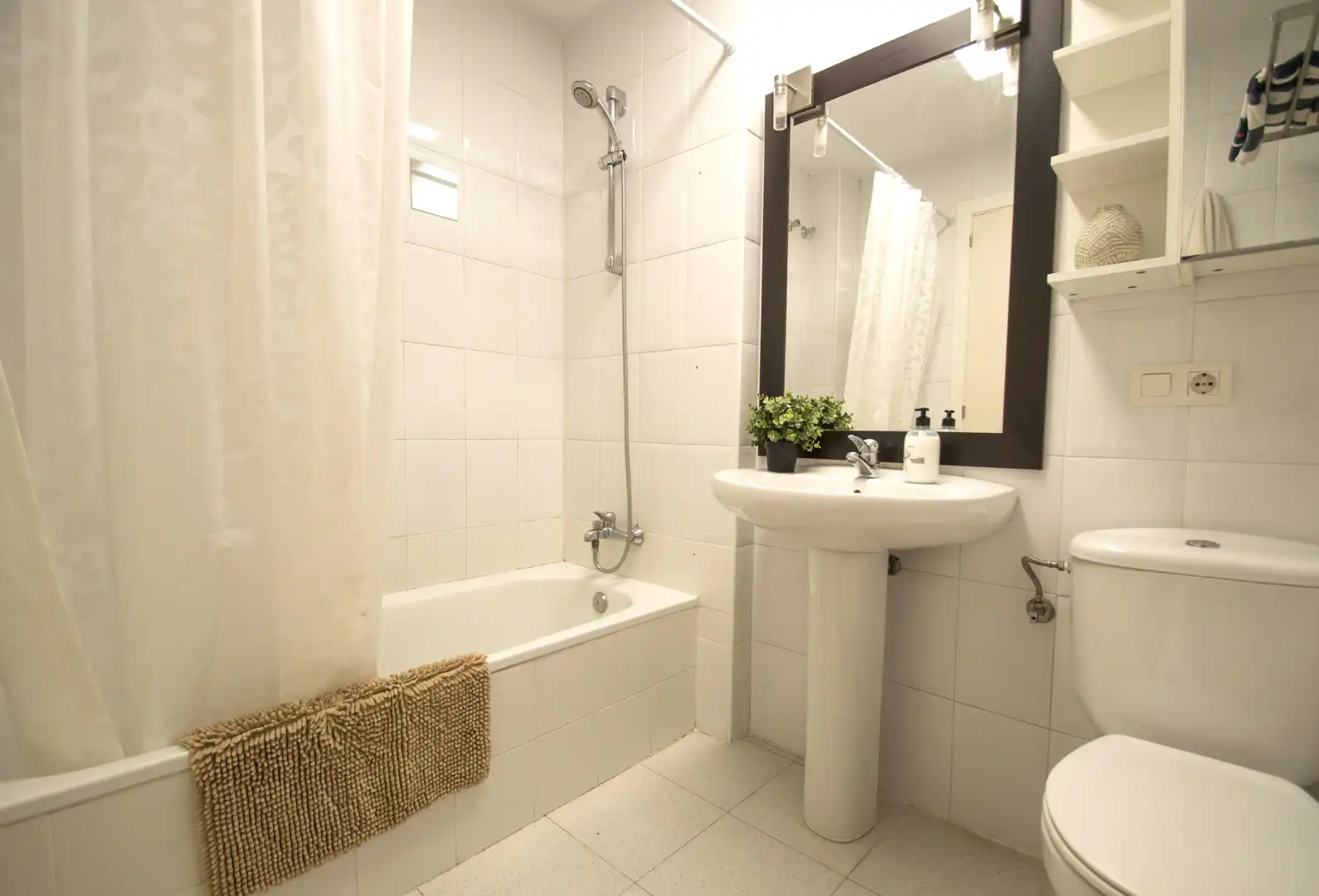 Badezimmer von Wohnungen zur Miete in Tarifa mit Terrasse, Möbliert und Gemeinschaftspool