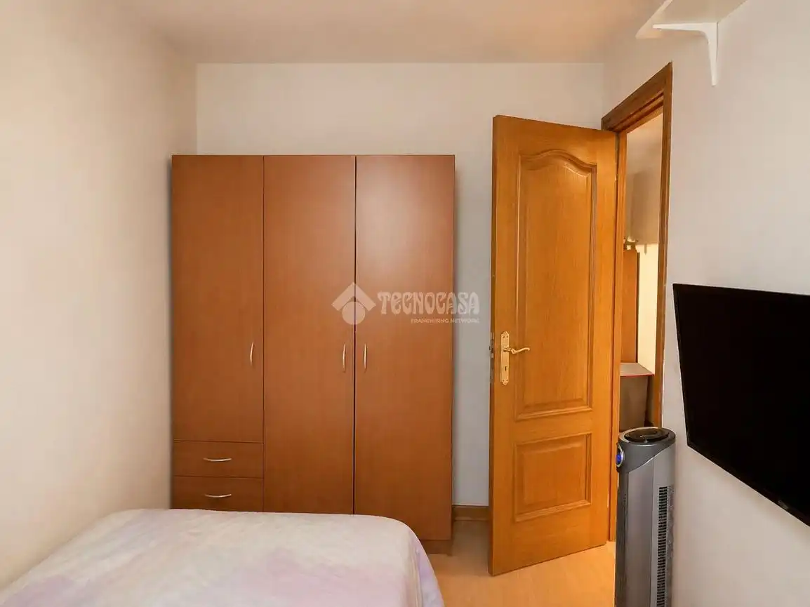 Bedroom of Flat for sale in Madrid  with Air Conditioner and Furnished