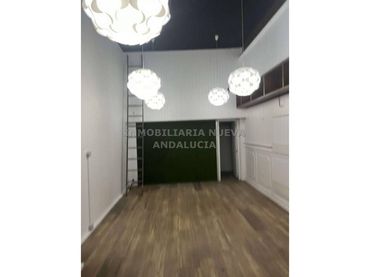 Local comercial de lloguer a Oliveros - Altamira