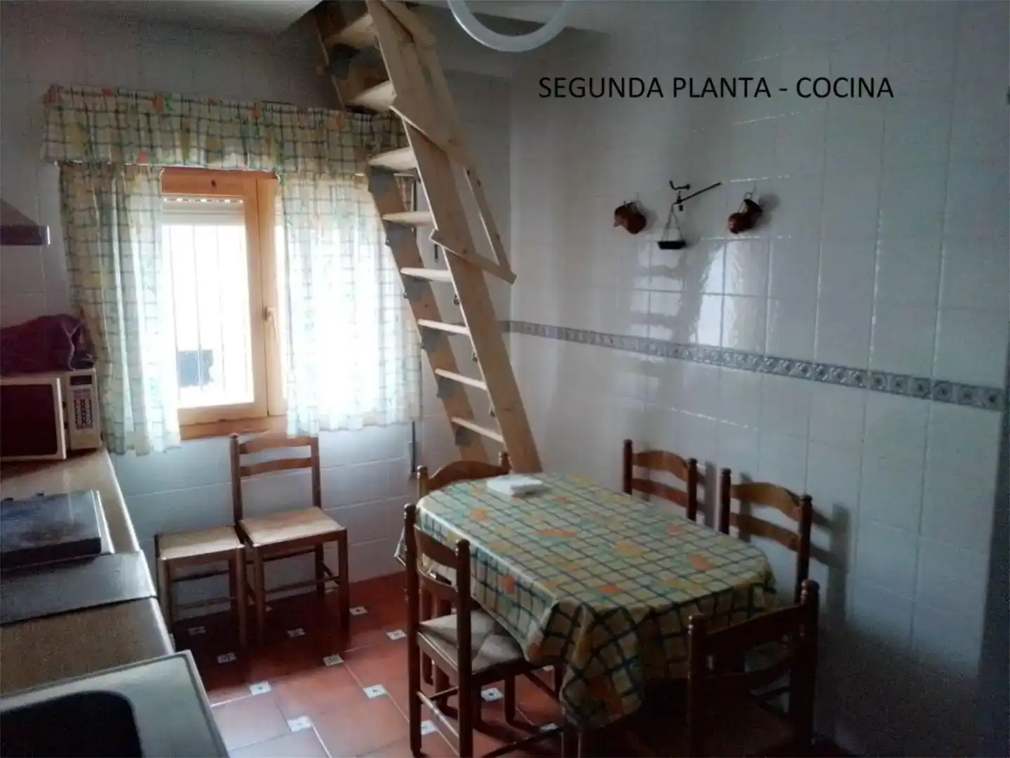 Menjador de Casa adosada en venda en Carenas amb Aire condicionat, Moblat i Balcó
