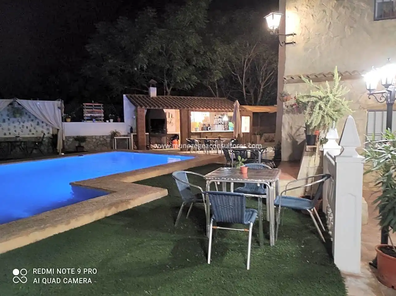 Este  chalet se encuentra en Cabra, en la antigua carretera de Nueva Carteya y dispone de 4 dormitorios, salón comedor, cocina y b, immagine 2